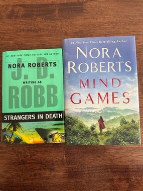 Nora Robert’s Mind Games & Strangers in Death book bundle
